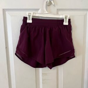 Lululemon hotty hot shorts size 2 4 inch